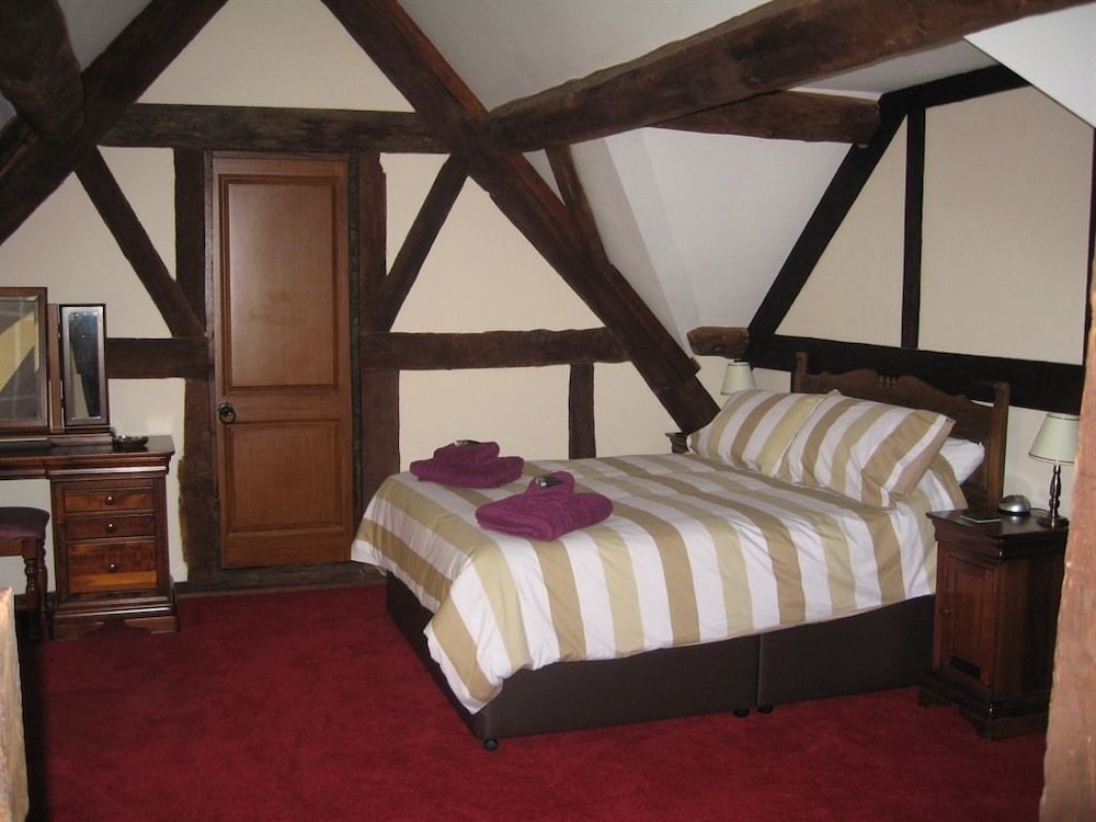 Landews Meadow Cottages — 4-Star Luxury Hotel in Ashford, United Kingdom