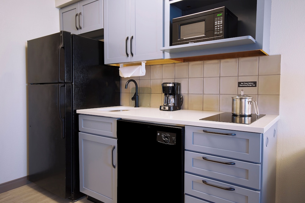Candlewood Suites Buffalo Amherst by IHG - photo 13