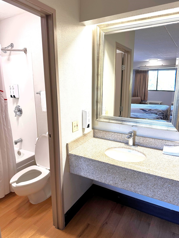 Red Roof Inn Washington DC Columbia Fort Meade - photo 27
