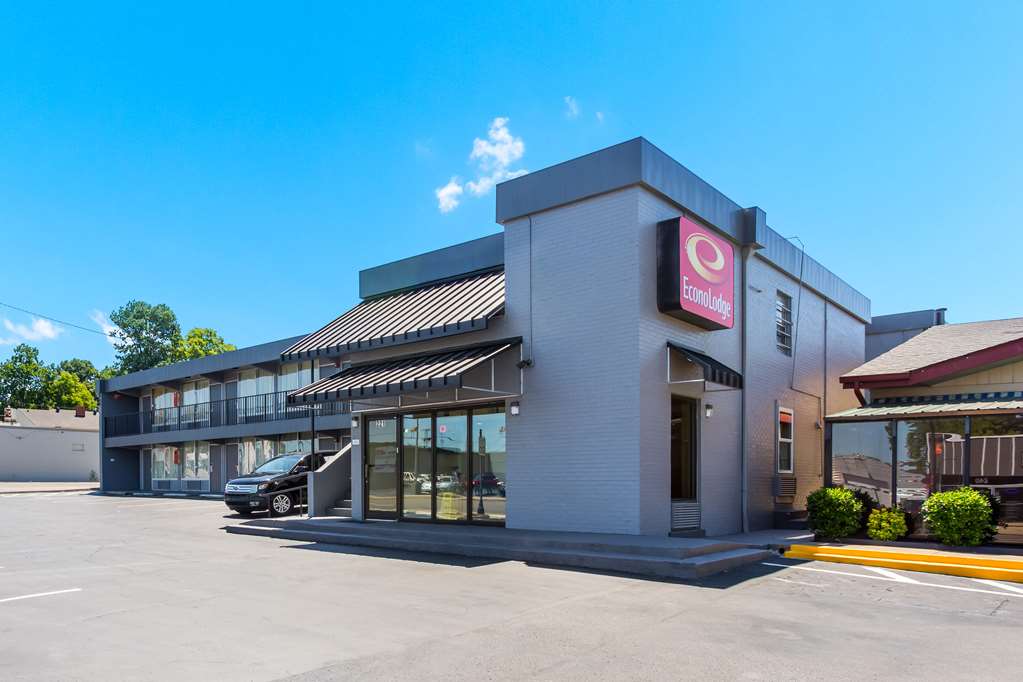 Econo Lodge Gallatin Metro Nashville - photo 4