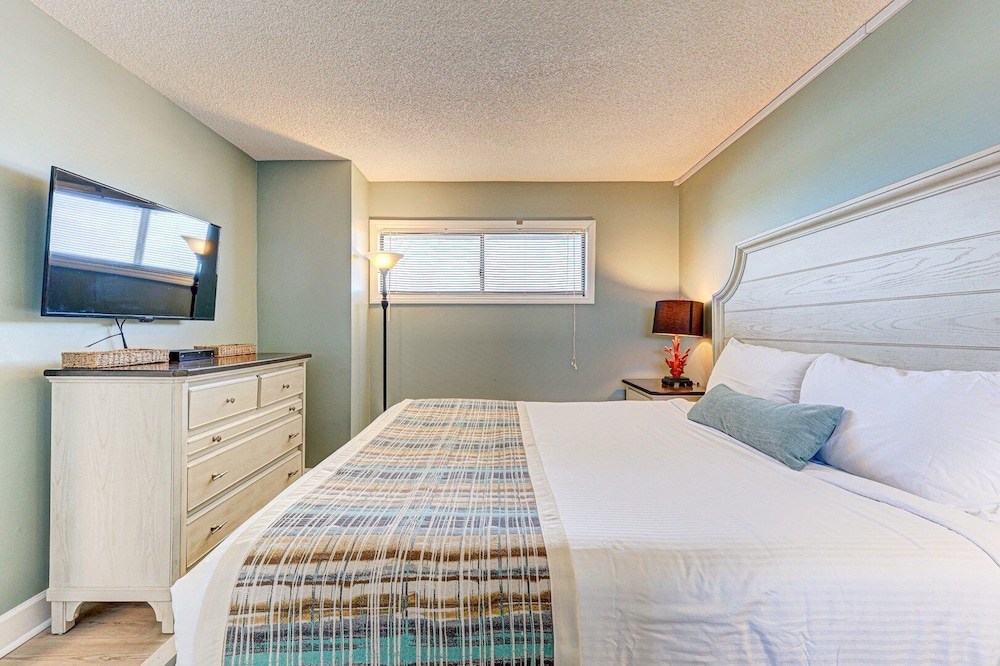 1104 Starfish Room by Atlantic Towers - photo 4