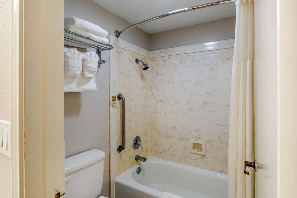 Quality Inn Port Arthur Nederland - photo 20