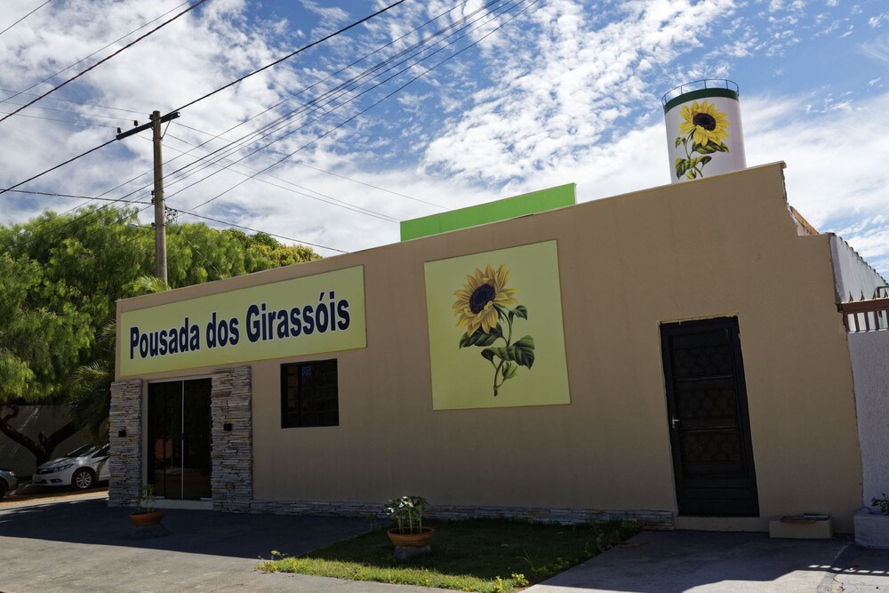 Pousada dos Girassóis — hotel in Abadiania