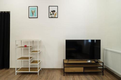 Cozy Central Apartment By Wehost