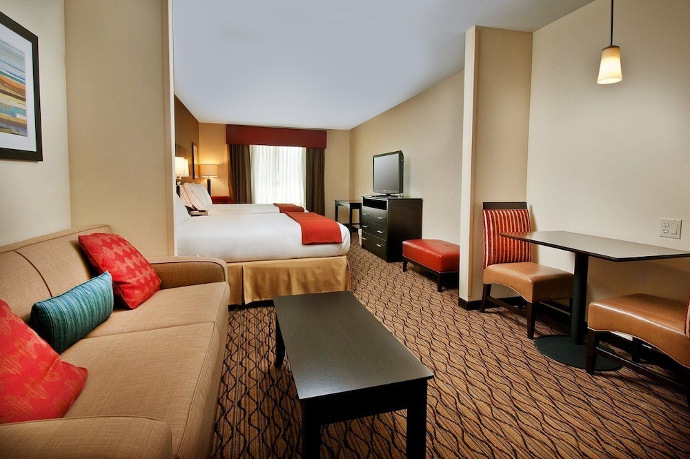 Holiday Inn Express Hotel & Suites Pearsall by IHG - photo 10