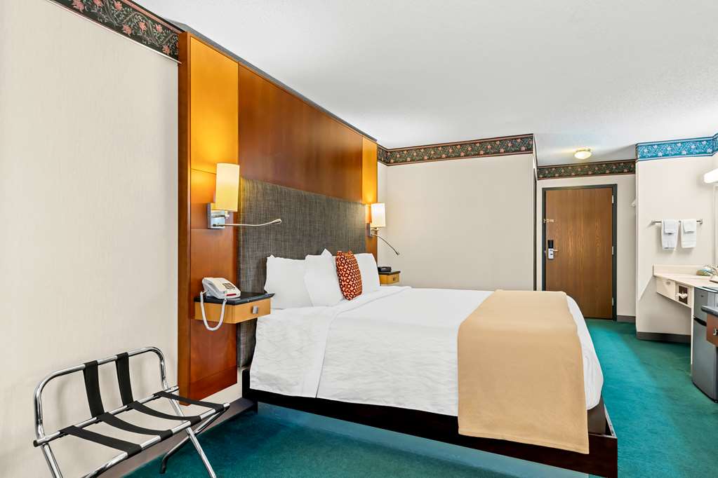 Americas Best Value Inn Tahquamenon Country - photo 16