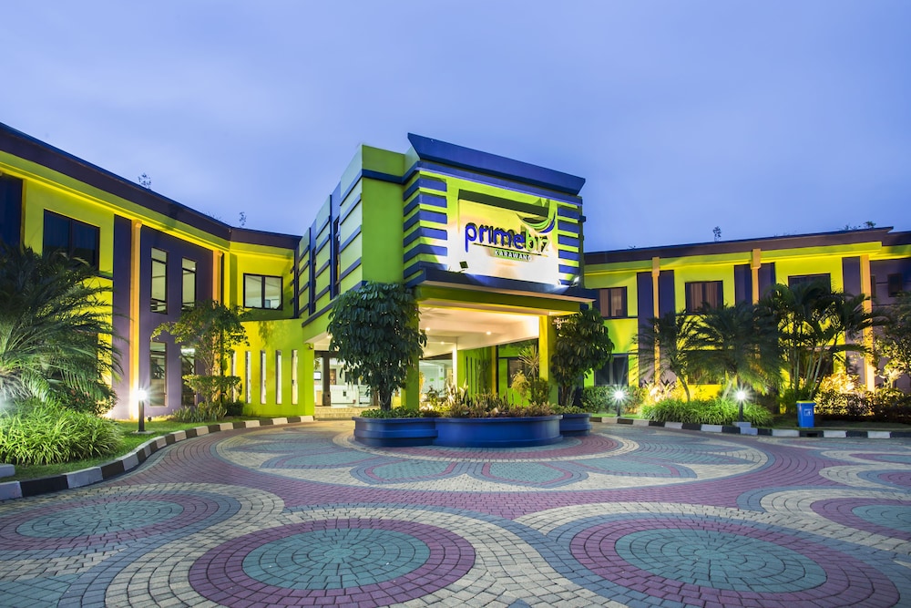 PrimeBiz Hotel Karawang — hotel in Cikampek