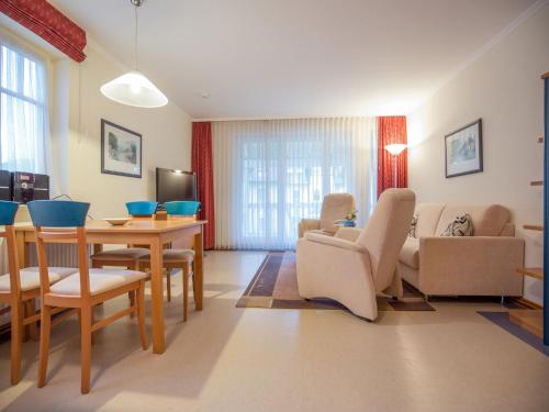 Dünenpark Binz Komfort Ferienwohnung mit 1 Schlafzimmer und Balkon im Obergeschoss 080 — 4-Star Luxury Hotel in Ostseebad Binz, Germany