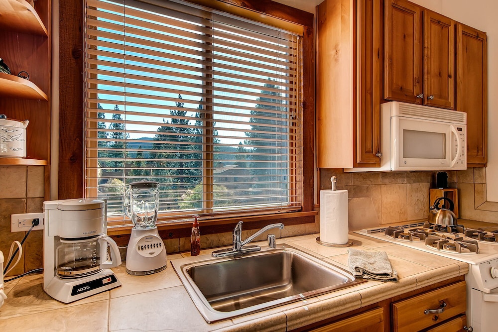 Less Than 1 Mile to Northstar Resort Getaway with Balconies - photo 5