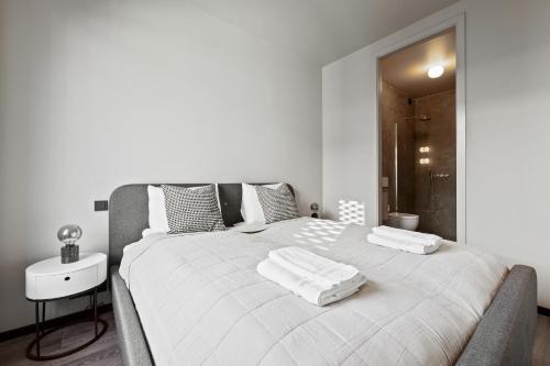 Cozy Lux 2BR & 2BA City Center with Free Parking