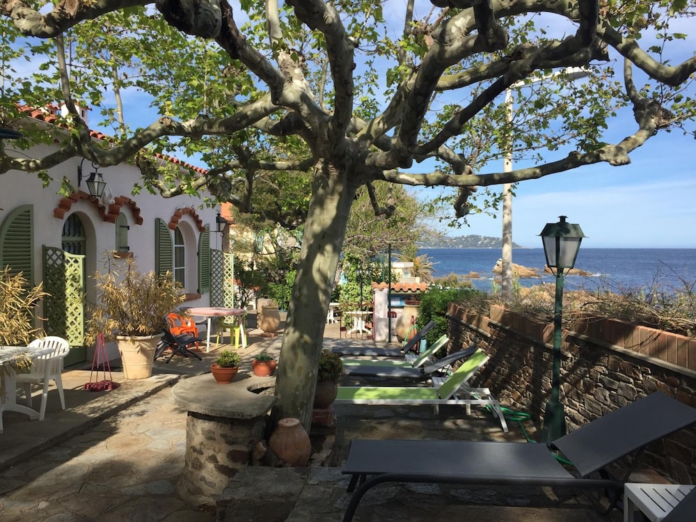 Hôtel Astria in Le Lavandou, France