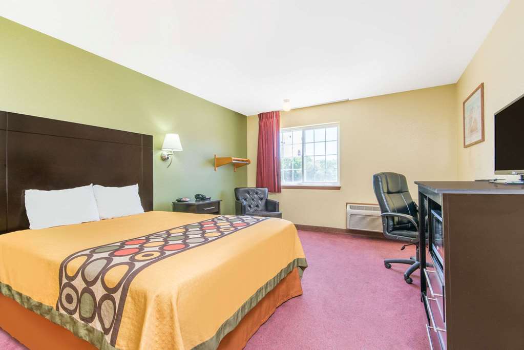 Super 8 by Wyndham Moriarty - photo 12