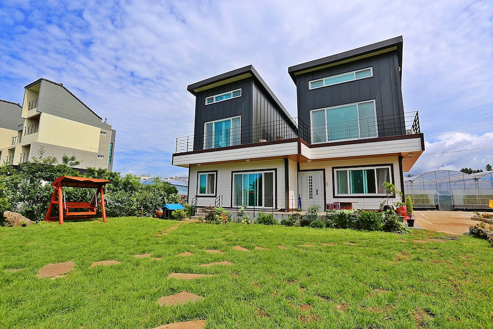 Sangchune - carbon neutral hotel in Seogwipo
