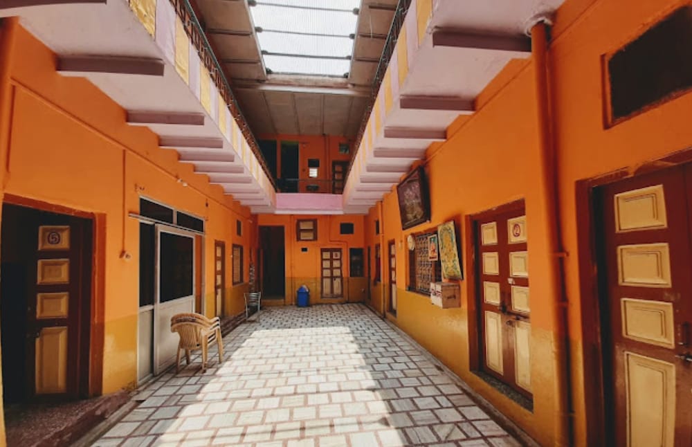 Laxmi Bhawan Dharamshala Mathura — Mathura
