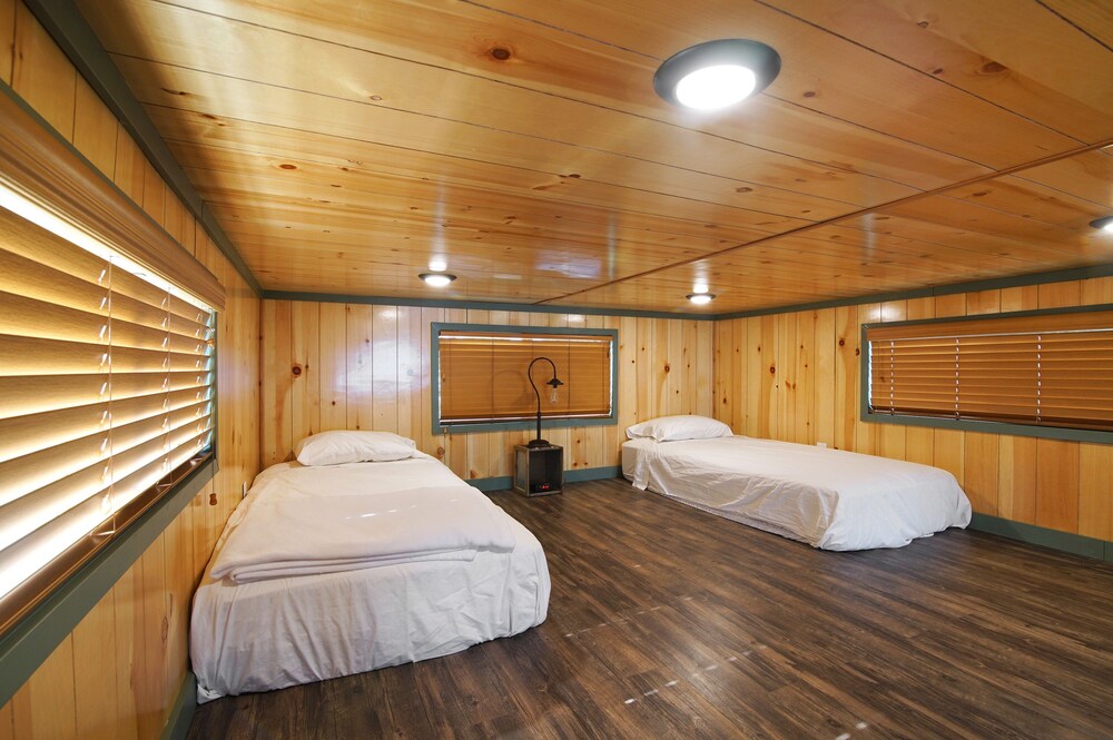 Alderwood RV Express - photo 16