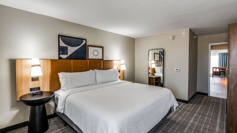 Staybridge Suites Dallas Market Ctr Love Field by IHG - photo 24