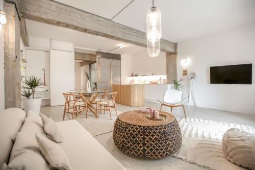 Convent Apartments Huge One Combination — 4-Star Luxury Hotel in Kalampaka, Greece