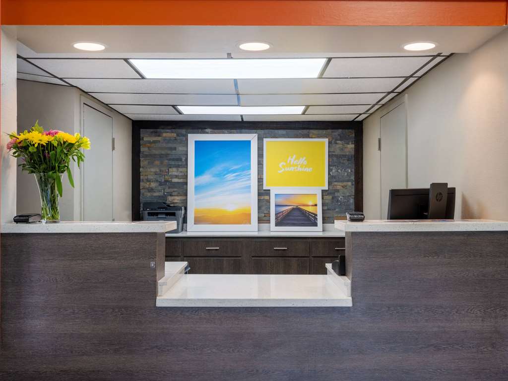 Days Inn by Wyndham Clemson - photo 5