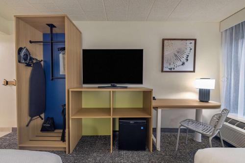 Spark by Hilton Clarks Summit - photo 20