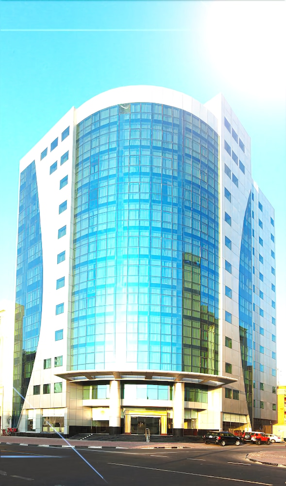 Golden Ocean Hotel - carbon neutral hotel in Doha