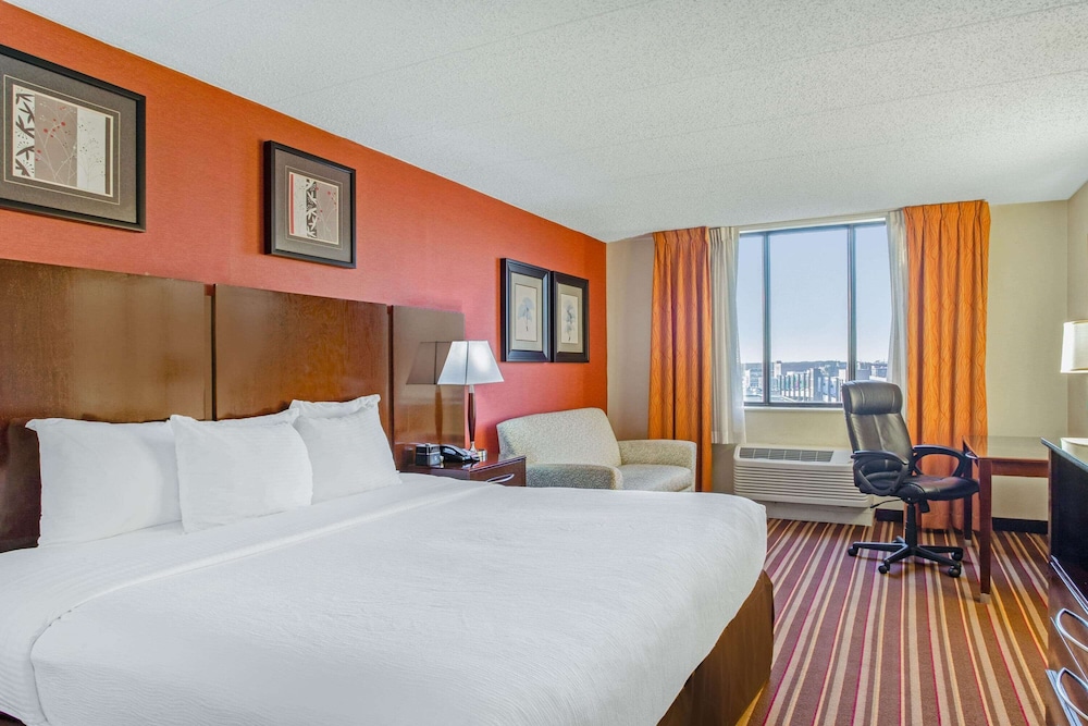 DoubleTree by Hilton Salisbury - photo 16