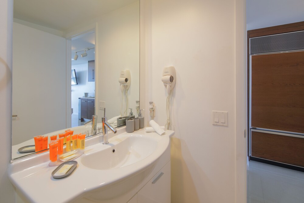 Icon Brickell Downtown W Miami Suites - photo 17