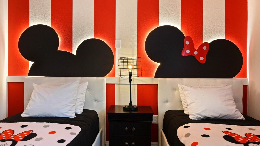 Disney Getaway: Pool Spa & Lake Views - photo 9