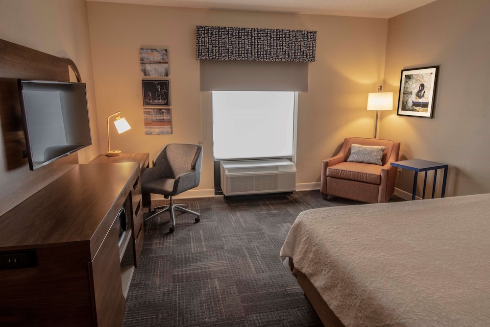 Hampton Inn & Suites Chesapeake Battlefield Blvd. - photo 7