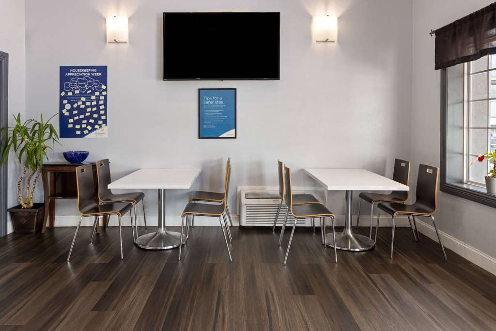 Days Inn by Wyndham Aberdeen - photo 6