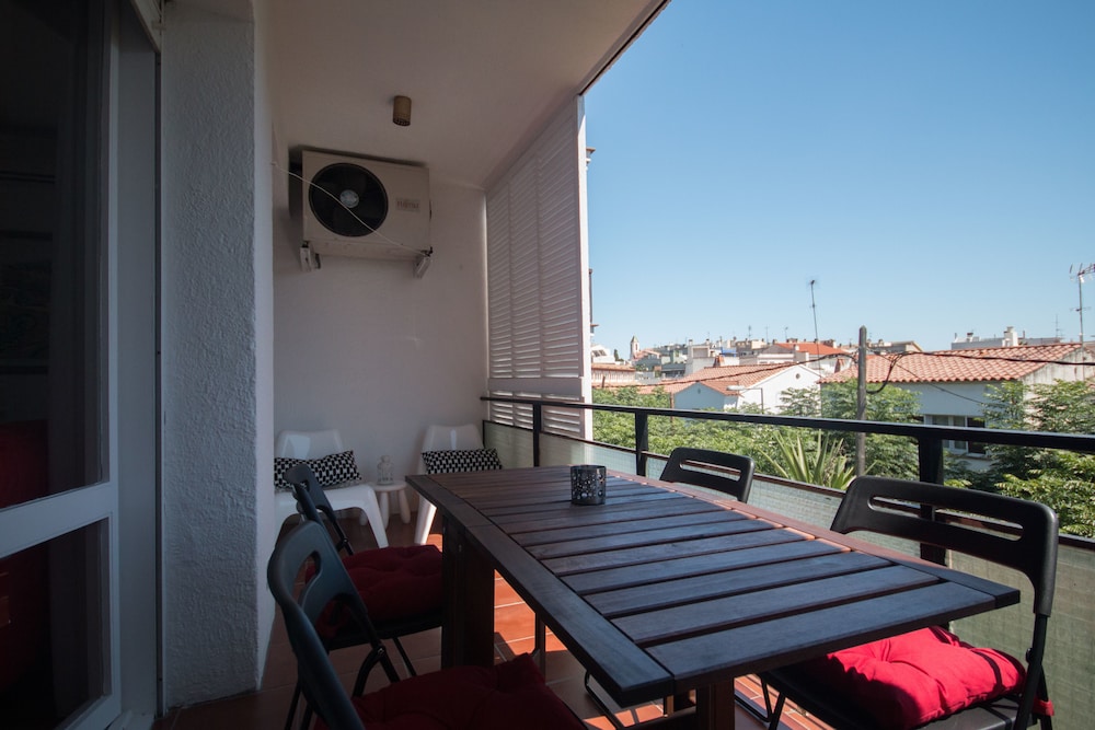Way to BCN Sitges - carbon neutral hotel in Sitges
