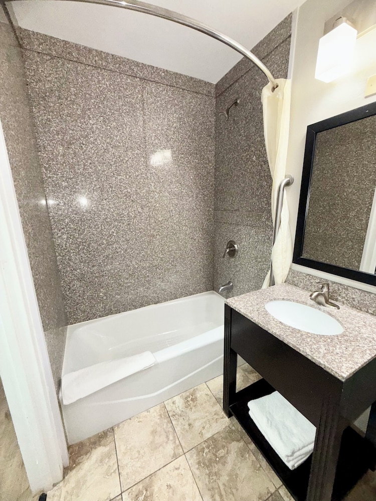 Days Inn by Wyndham St. Charles IL - photo 24