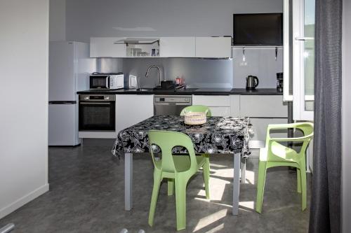 La Batisse L'arbre Gris - last minute hotel in Unknown City