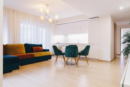 Family apartment with balcony and free parking