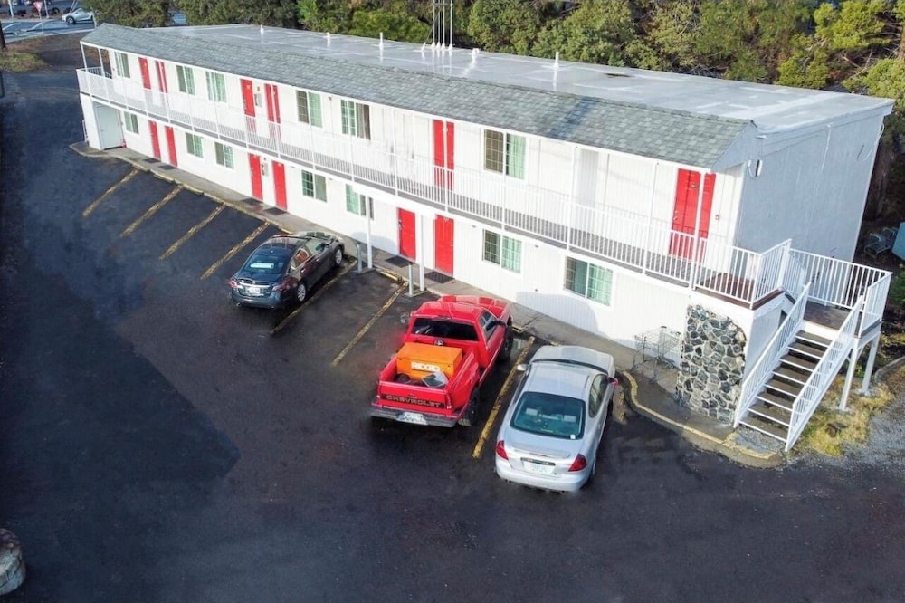 Budget Inn Bend by OYO - photo 37