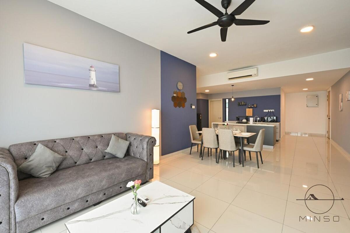 Southkey Mosaic Mid Valley by Luxecocoo CK — 4-Star Luxury Hotel in Johor Bahru, Malaysia