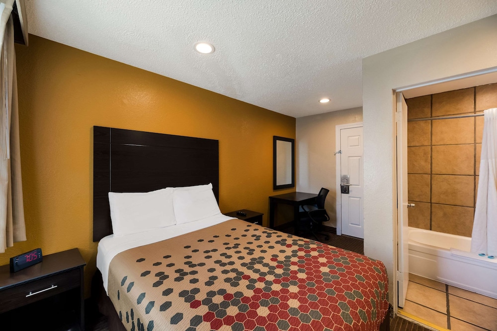 Rodeway Inn Flagstaff Downtown - photo 40