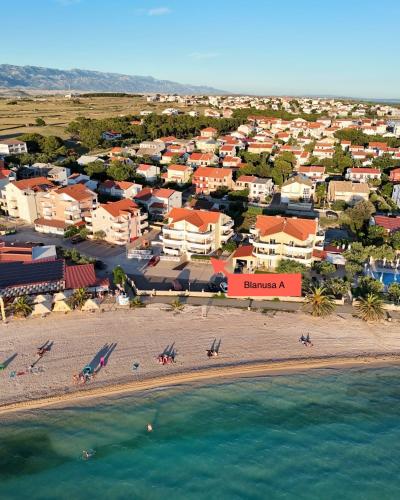 Apartment Blanusa A — 4-Star Luxury Hotel in Povljana, Croatia
