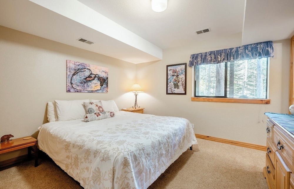 Village Point 101 - photo 12