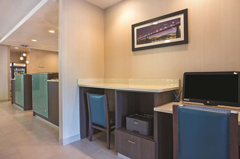 La Quinta Inn & Suites by Wyndham Chattanooga Lookout Mtn - photo 68