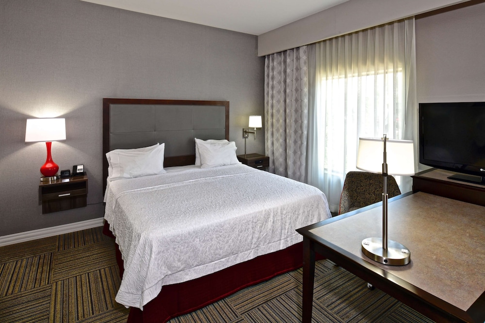 Hampton Inn & Suites Fredericksburg - photo 11