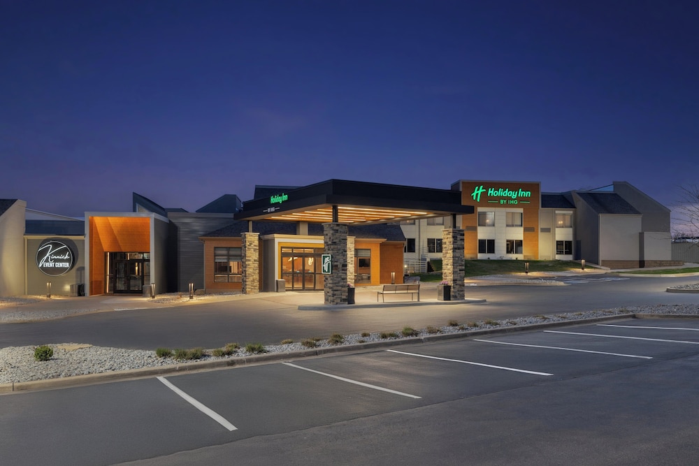 Holiday Inn Coralville Iowa City by IHG - carbon neutral hotel in Coralville