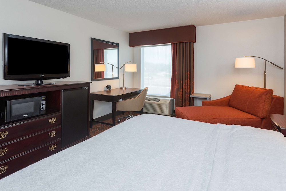 Hampton Inn Parkersburg Mineral Wells - photo 19