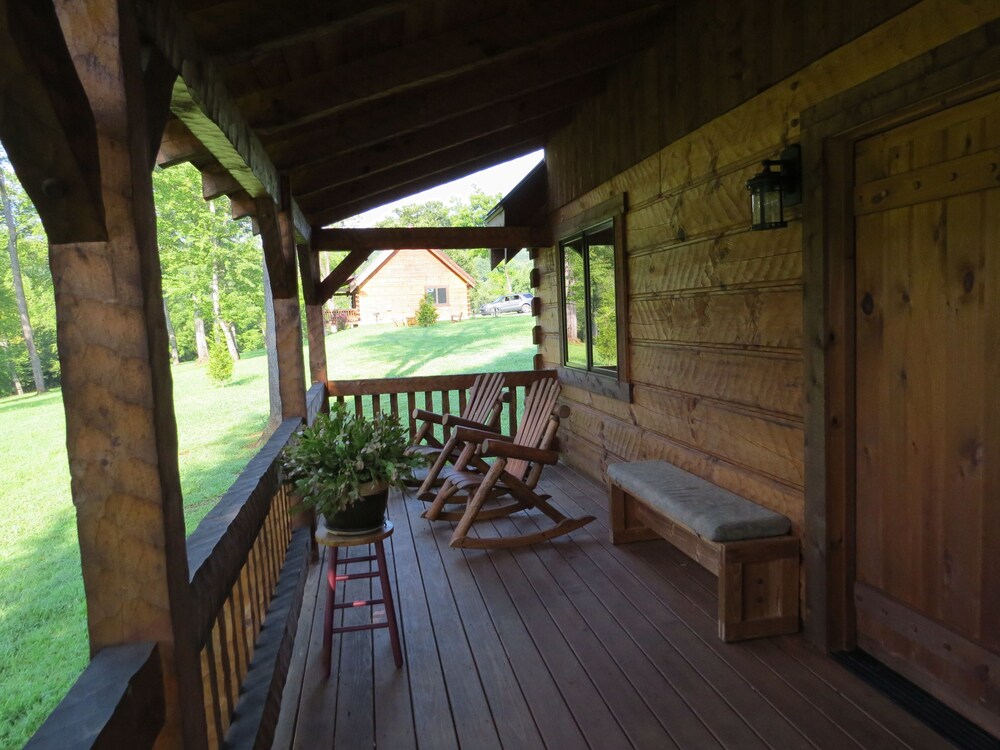 Southern Comfort Lakeside Cabin Resort - photo 35