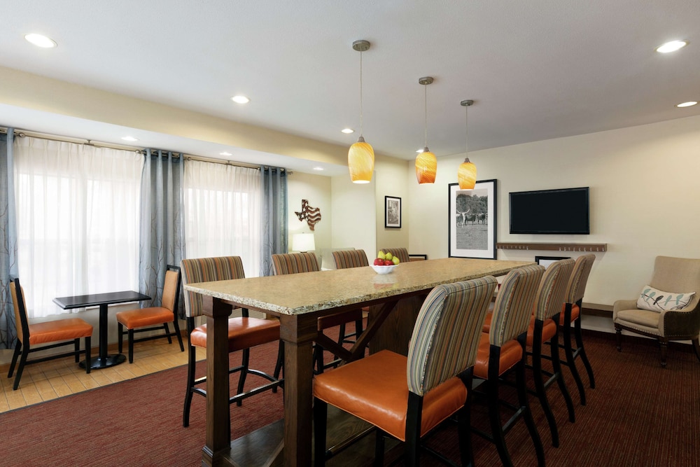 Hampton Inn Abilene - photo 22