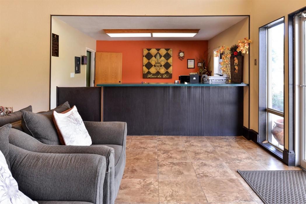 Americas Best Value Inn Kinder - photo 11