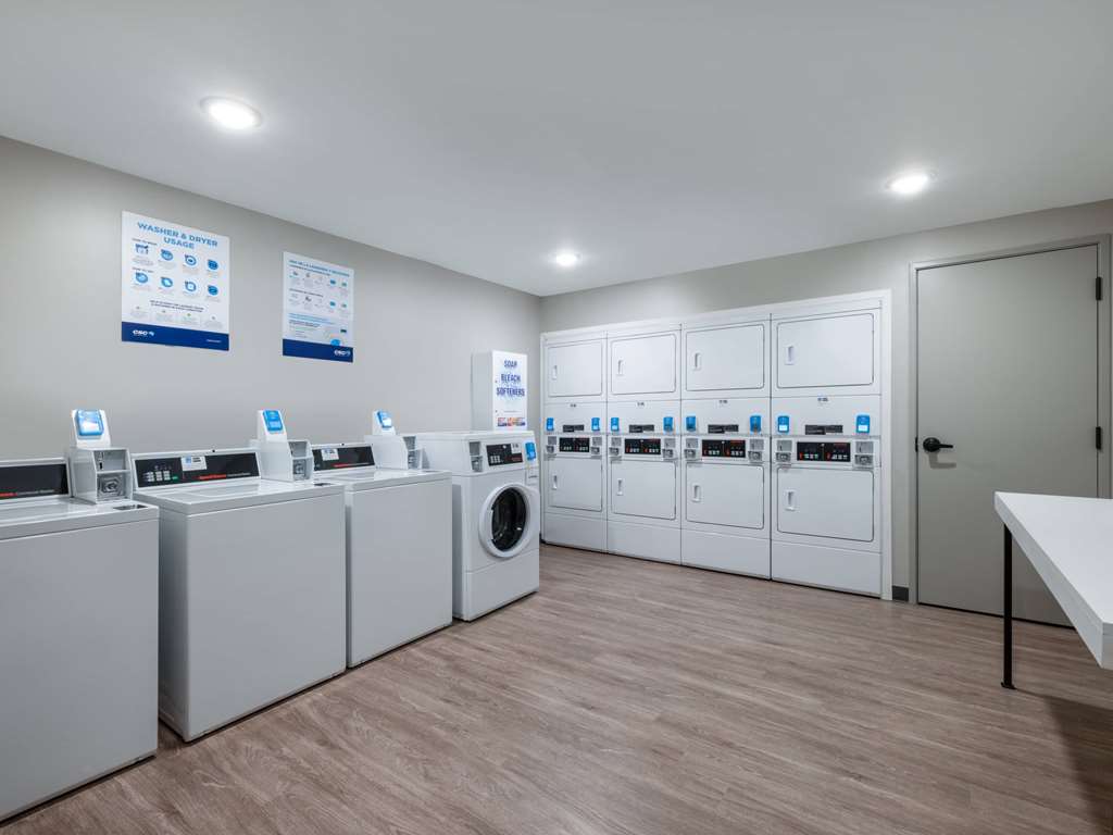 ECHO Suites Extended Stay by Wyndham Spartanburg - photo 29