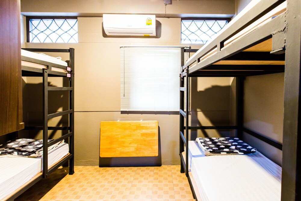 Hits Hostel