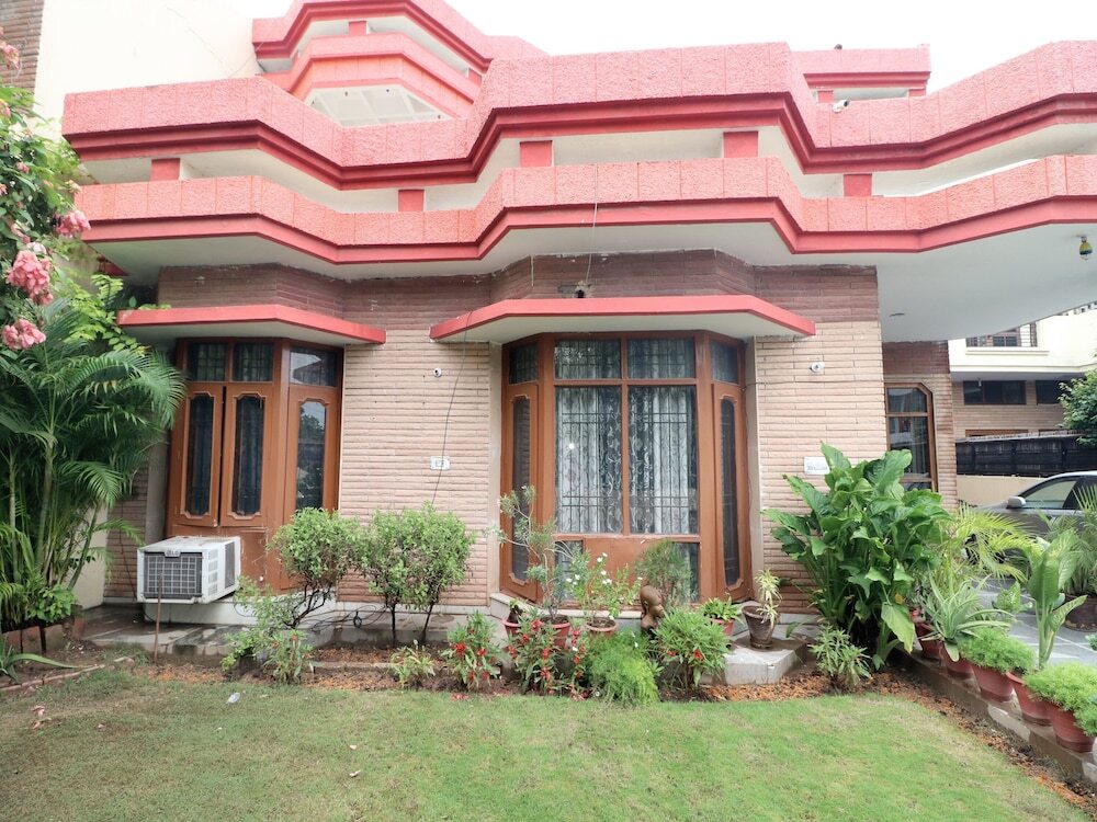 OYO 16575 Aditya & Kings in Kalka, India