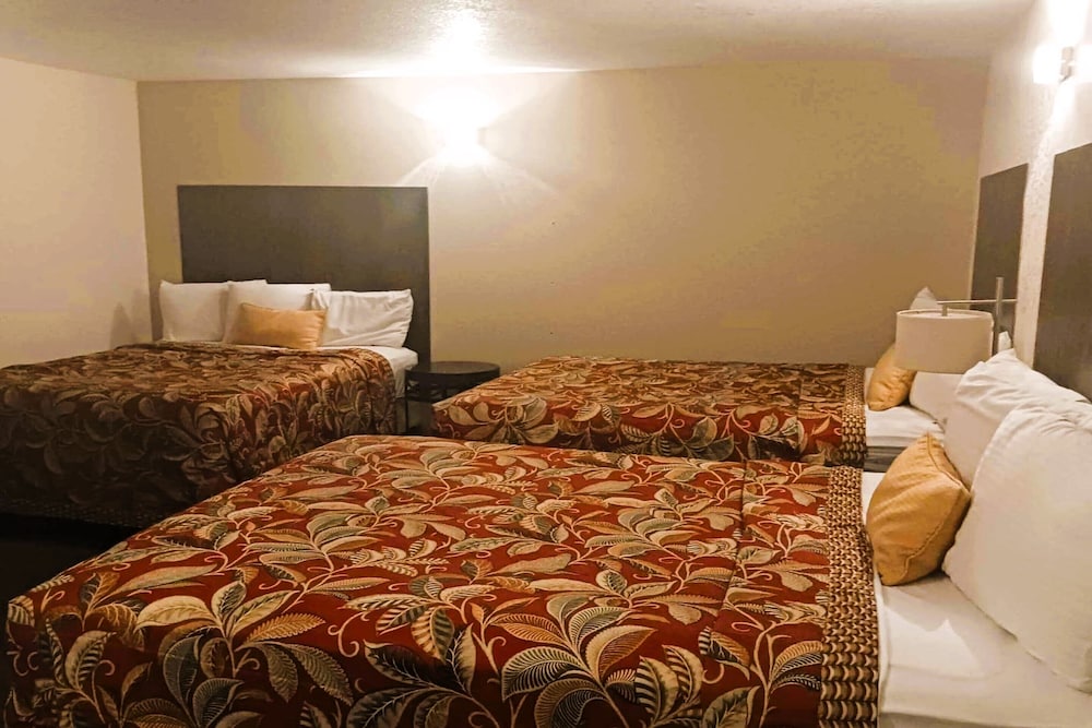 Hometown Inn By Oyo Lakin Ks - photo 9