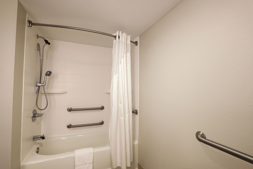 Holiday Inn Express & Suites Raleigh North Wake Forest by IHG - photo 38